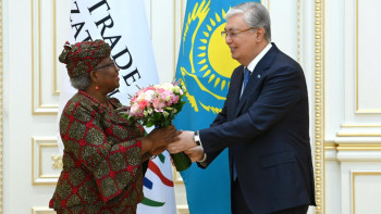 Фотография к новости: Тоқаев ДСҰ Бас директоры Нгози Оконджо-Ивеаламен кездесті