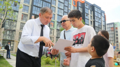 Алматыда тұрғын үй кезегінде тұрған 105 адам баспана кілтіне ие болды