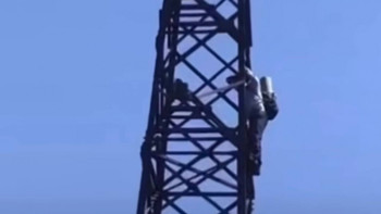 Фотография к новости: Алматыда жұмыстан шығарылған полиция подполковнигі наразылық танытты