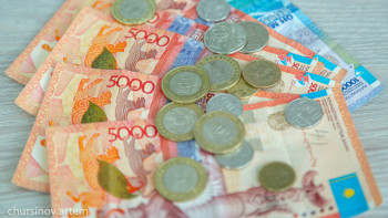 Фотография к новости: Ақтөбеліктер шындығында қанша жалақы алады?