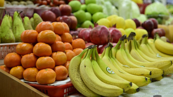 Фотография к новости: Ақтөбеде көкөніс пен жеміс-жидек бағасы неге қымбат?