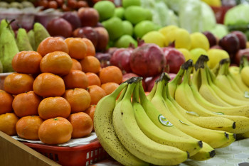 Фотография к новости: Ақтөбеде көкөніс пен жеміс-жидек бағасы неге қымбат?