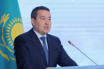 Фотография к новости: Смайылов 600 млн теңгеге салынған баспанаға әлі ешкім қоныстанбағанын айтты