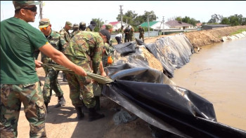 Фотография к новости: Су тасқыны. Ақжардағы жағалау бөгеті шайылып кетті