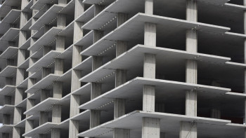 Фотография к новости: "Құрылысқа құйған ақша да, салынған пәтер де жоқ". Қарағандыда үлескерлер шу шығарды