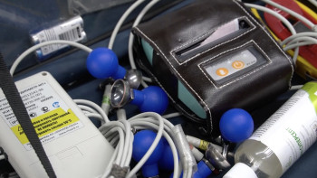 Фотография к новости: Павлодарлық дәрігерлер реанимобильдің жабдықтарын көрсетті