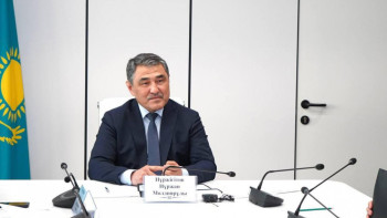 Фотография к новости: Министр су саласының қызметкерлеріне алғыс айтты