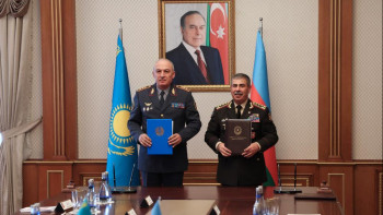 Фотография к новости: Бакуде Қазақстан мен Әзербайжан Қорғаныс министрлері кездесті