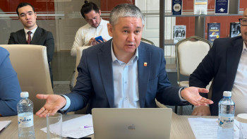 Фотография к новости: "Төте жазуды 3 күнде үйреттім": Маман Алашорда заңдарын бүгінгі заңмен салыстырды