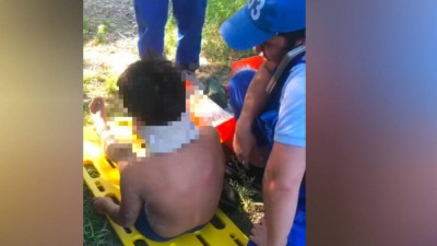 Талдықорғанда полицей суға батып бара жатқан баланы құтқарып қалды