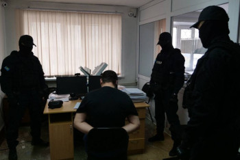 Фотография к новости: СҚО полицейлері бірқатар интернет-алаяқтыққа қатысы бар күдіктіні ұстады