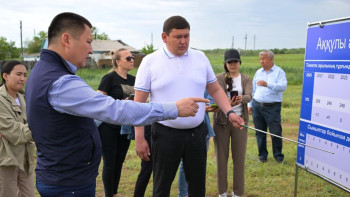 Фотография к новости: Байханов Аққулы ауданында инвестициялық жобалардың іске асырылуын тексерді