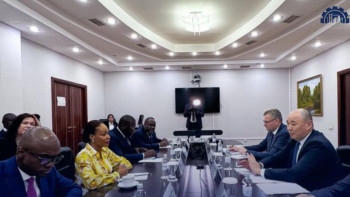 Фотография к новости: Қанат Шарлапаев Конго Президентінің жеке өкілімен кездесті