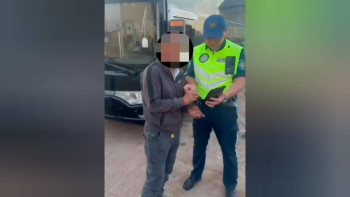 Фотография к новости: Жамбылда автобус жүргізушісі жалған нөмірмен жолаушы тасымалдаған