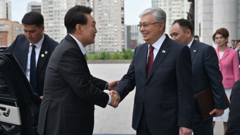 Фотография к новости: Тоқаев пен Юн Сок Ёль гала-концертті тамашалады