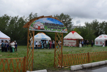 Екібастұздық оқушылар этноқалашықта демалып жатыр