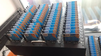 Фотография к новости: Қостанай полицейлері виртуалды нөмірлерді сатқан алып-сатарды ұстады