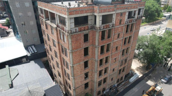 Фотография к новости: Алматыда сот шешімі бойынша ірі құрылыс нысаны бұзылады