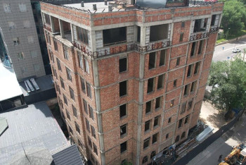 Фотография к новости: Алматыда сот шешімі бойынша ірі құрылыс нысаны бұзылады