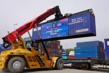 Фотография к новости: Бес айда темір жол арқылы 102 млн тоннадан аса жүк тасымалданды