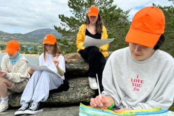 Фотография к новости: Павлодарлық қылқалам шеберлері Қаныштың туған жерінде сурет салды