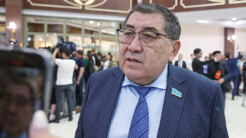 Фотография к новости: Заңда неге калька көп – Ермұрат Бәпи жауап берді