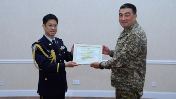 Фотография к новости: Қорғаныс министрлігінде Жапонияның Қазақстандағы әскери атташесі таныстырылды