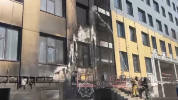 Фотография к новости: Астанада салынып жатқан мектеп өртенді