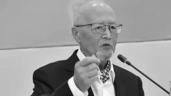 Фотография к новости: Әуезов деген абыройлы текті тұғырынан түсірмеді – Ерлан Қарин