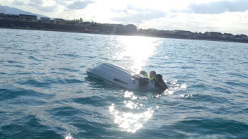 Фотография к новости: Құтқарушылар Алакөлде 3 жас жігітті құтқарды