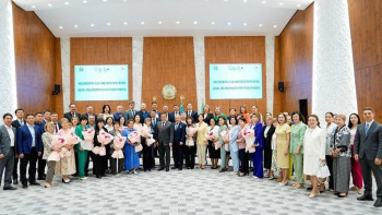 Фотография к новости: Астана қаласы әкімі Медицина қызметкерлерін кәсіби мерекелерімен құттықтады