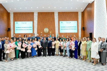 Фотография к новости: Астана қаласы әкімі Медицина қызметкерлерін кәсіби мерекелерімен құттықтады