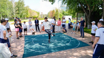 Фотография к новости: Елордада әкелер мен балалар үшін қызықты сайыс ұйымдастырылды