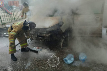 Фотография к новости: Ақтөбеде жеңіл автокөлік өртенді