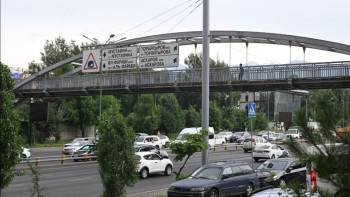 Фотография к новости: 10 жылда алғаш рет. Алматыда өткелдер жөнделіп жатыр
