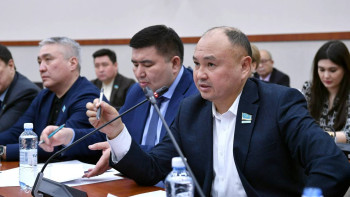 Фотография к новости: Ескі Қазақстанның өкілдері заңсыз тартып алған бизнесті иелеріне қайтару ұсынылды