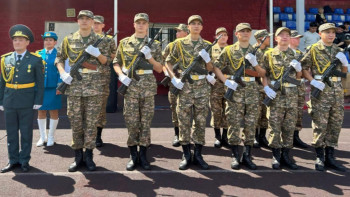 Фотография к новости: Алматыда әлем және Азия чемпиондары әскери ант берді