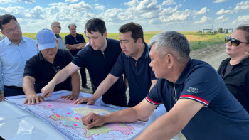 Фотография к новости: Шекара бойында 104 шақырым аумақта  шегірткеге қарсы өңдеу жүргізілді