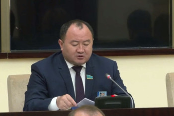 Фотография к новости: Жалақы төмен. Депутат әлеуметтік қызмет қызметкерлерінің проблемалары туралы айтты