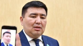 Фотография к новости: 200 мың теңгесін Қазақстанда жаратуға қазақтар әлі дайын емес – депутат