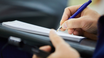 Фотография к новости: Парламент ҚР-ның кейбір конституциялық заңына енгізілетін түзетулерді қабылдады