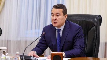 Фотография к новости: Әлихан Смайылов басты проблеманы атады