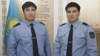 Фотография к новости: Егіз полицей қоғам тыныштығын күзетіп жүр