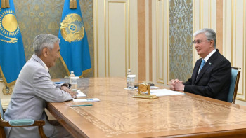 Фотография к новости: Президент Өмірзақ Озғанбаевты қабылдады