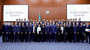 Фотография к новости: Академия түлектері Сыбайлас жемқорлыққа қарсы қызмет қатарын толықтырды