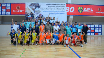 Фотография к новости: Елордада Қорғаныс министрінің кубогына арналған шағын футбол турнирі аяқталды
