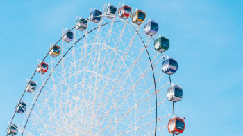 Фотография к новости: Алматыда жас қыз шолу дөңгелегінен секіріп, мерт болды