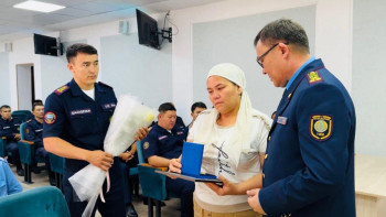 Фотография к новости: Қайтыс болған сайрамдық құтқарушы «Ерлігі үшін» медалімен марапатталды