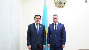 Фотография к новости: Нұрлан Бекназаров Беларусьтің Қазақстандағы елшісімен кездесті