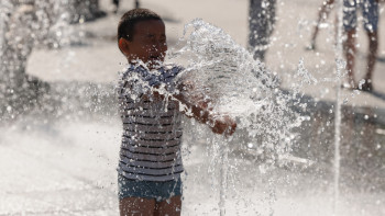 Фотография к новости: Бірнеше өңірде аптап ыстыққа байланысты ескерту жарияланды